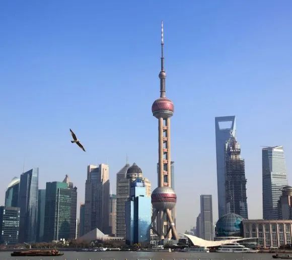 在上海“打飞的”正逐渐成为现实！2025年低空航线不少于150条(图1)